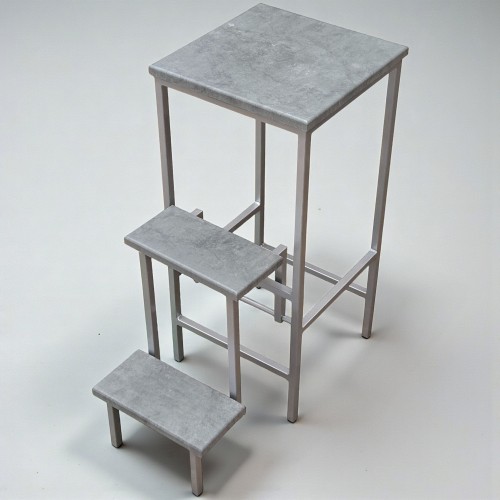 Табурет драбина лофт на 3 сходинки хром/сірий мармур Наша Ковка